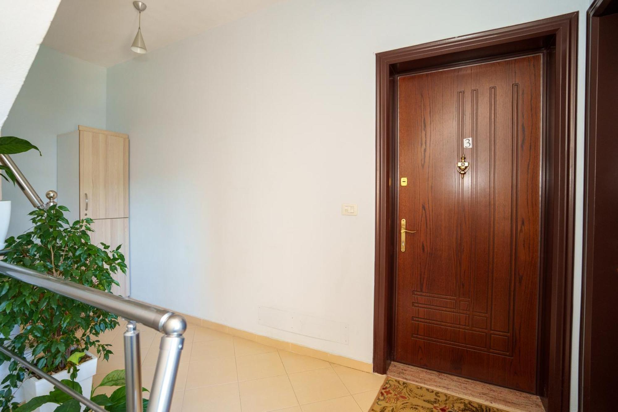 Apartamento Tolle Lage & Aussicht, 3 Min Zum Sarandë